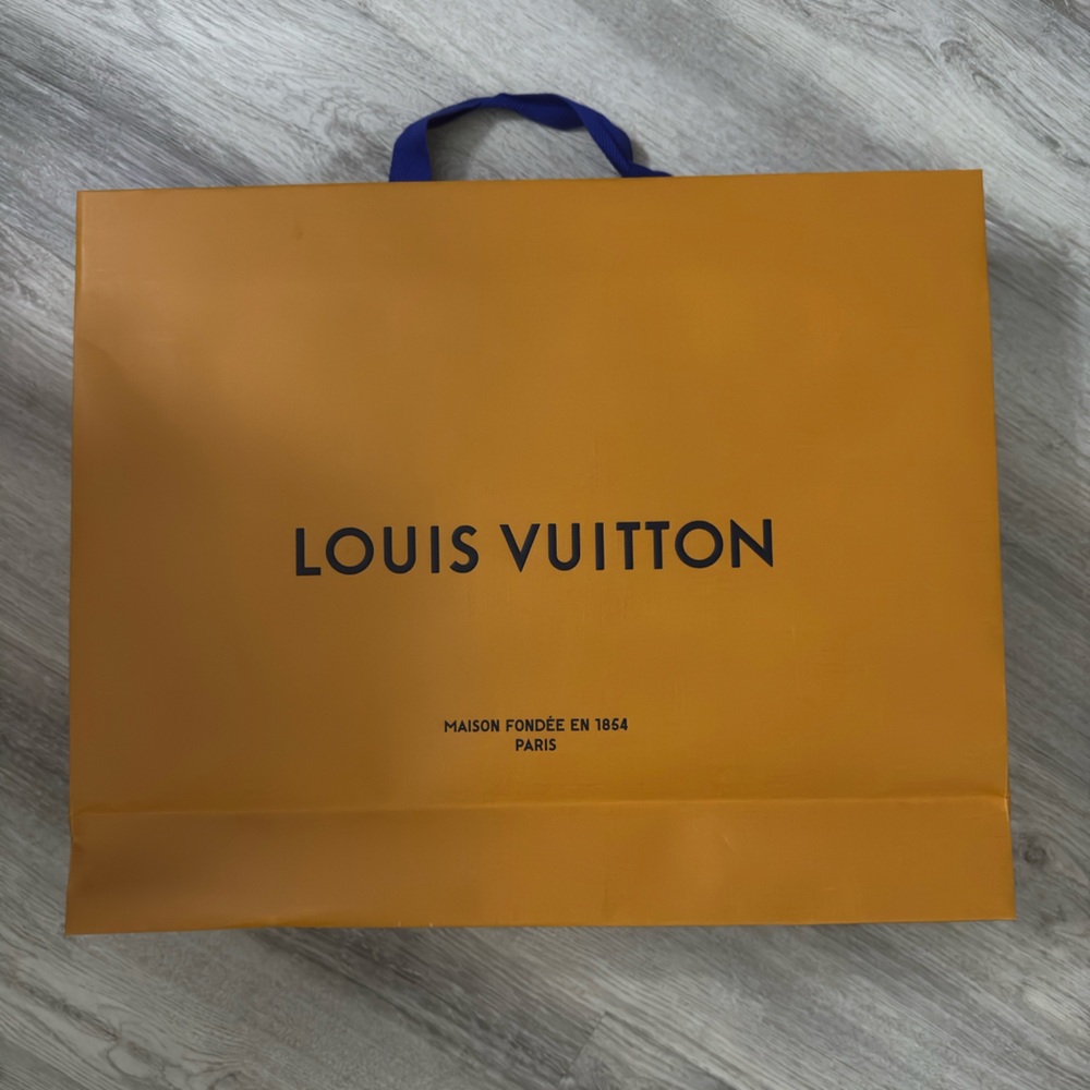 LOUIS VUITTON SHOPPING BAG. AUTHENTIC.